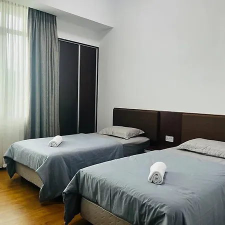 Bay Resort Condominium 3-Bedrooms With Swimming Pool Near The Seaside Miri Exterior photo