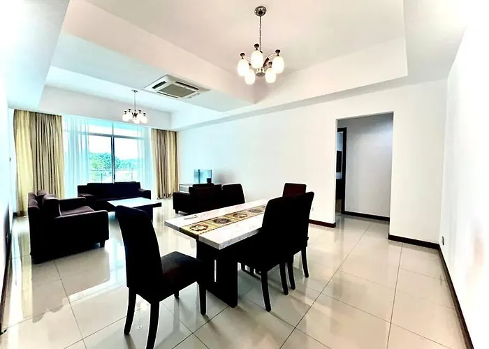 Bay Resort Condominium 3-Bedrooms With Swimming Pool Near The Seaside