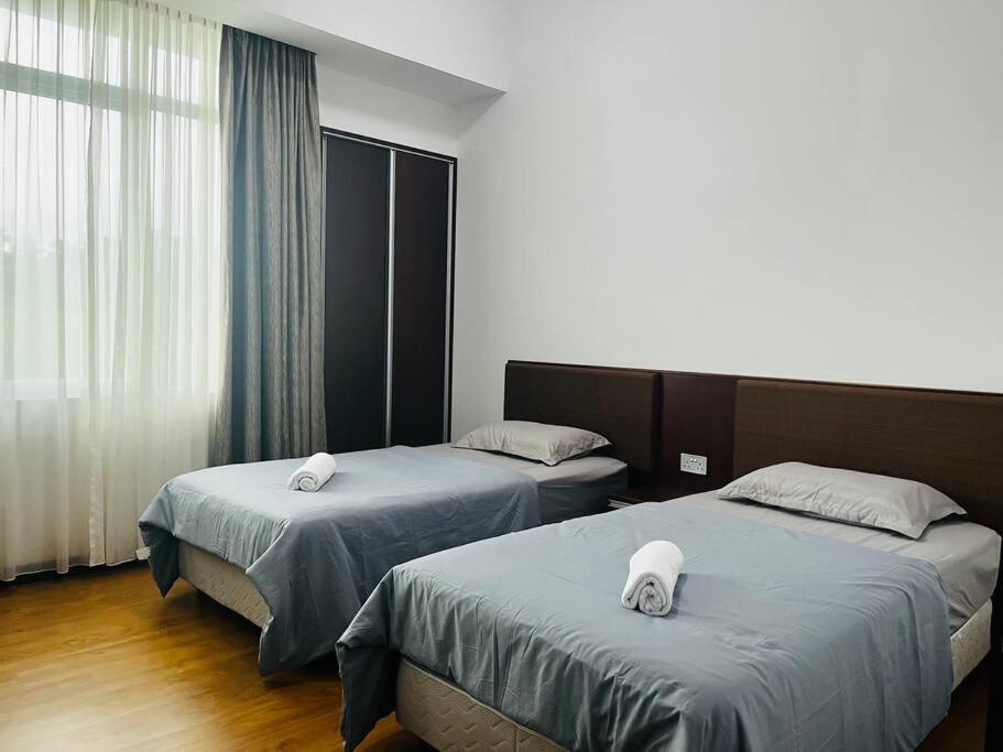 Bay 3-bedrooms With Swimming Pool Near The Seaside Miri