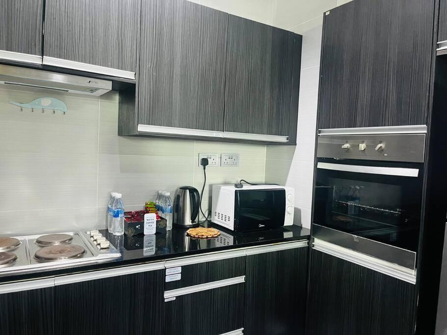 Bay 3-bedrooms With Swimming Pool Near The Seaside *